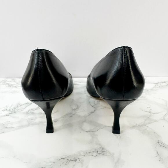 Stuart Weitzman Stuart Power 50 Smooth Leather Black Kitten Low Heel Womens 8 - Picture 4 of 7